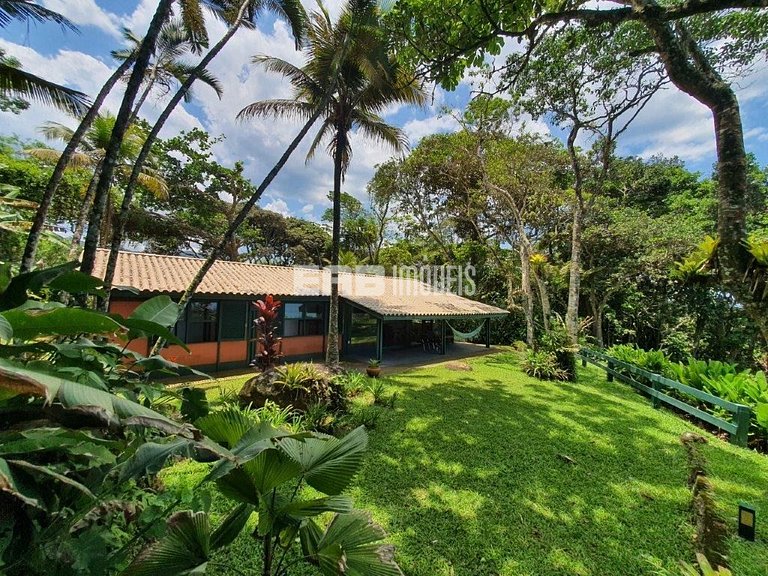 Casa com vista para o mar, na praia do Félix, em Ubatuba