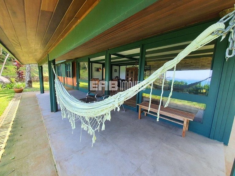 Casa com vista para o mar, na praia do Félix, em Ubatuba