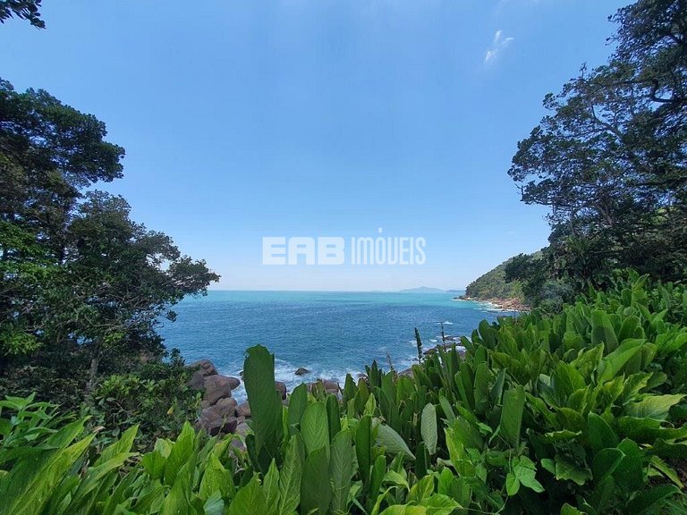 Casa com vista para o mar, na praia do Félix, em Ubatuba
