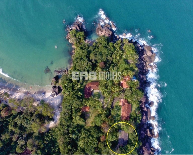 Casa com vista para o mar, na praia do Félix, em Ubatuba