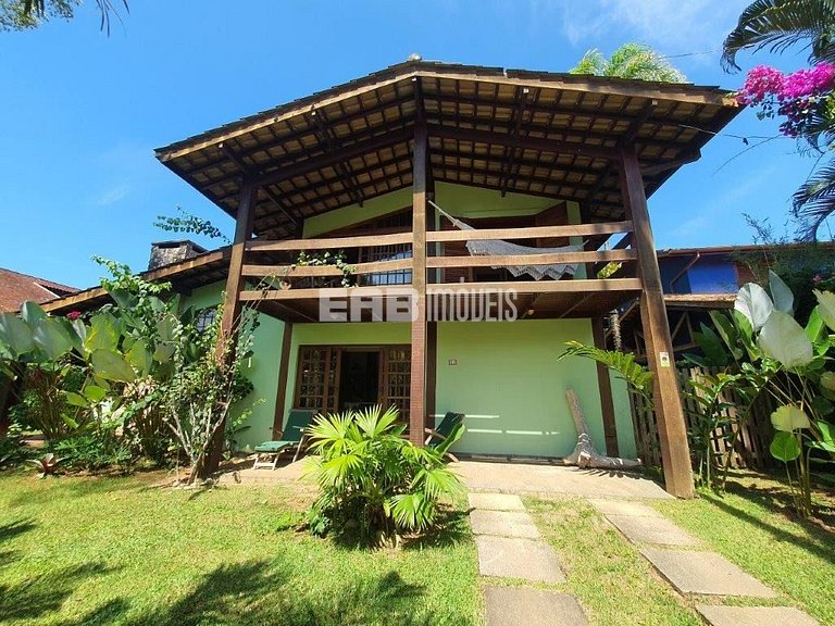 Casa com 5 suítes para locação na Praia de Itamambuca