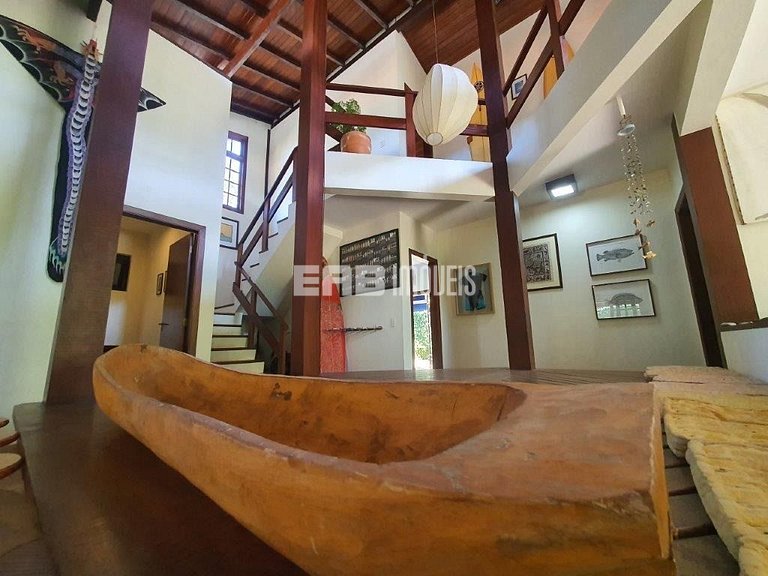 Casa com 5 suítes para locação na Praia de Itamambuca