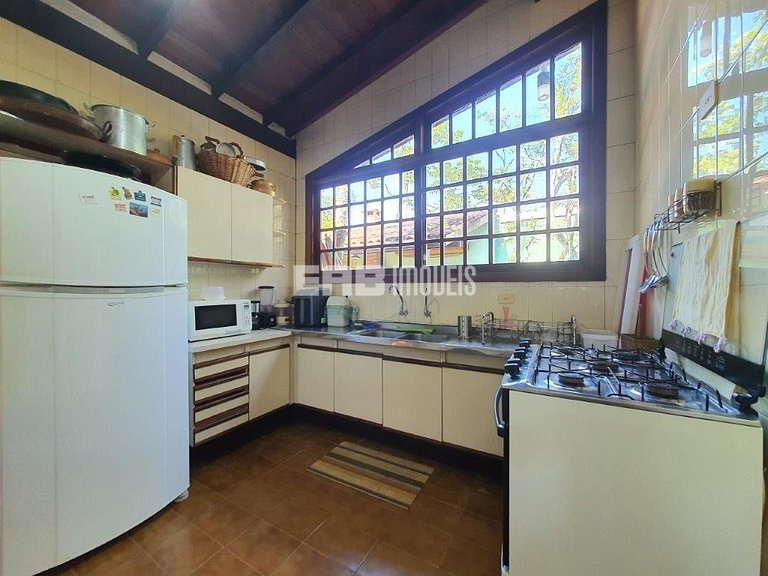 Casa com 5 suítes para locação na Praia de Itamambuca