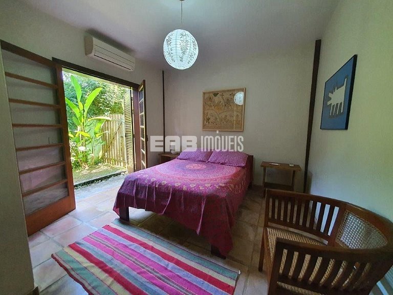 Casa com 5 suítes para locação na Praia de Itamambuca