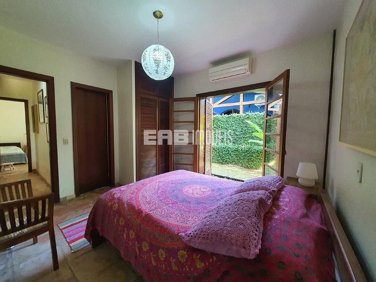 Casa com 5 suítes para locação na Praia de Itamambuca