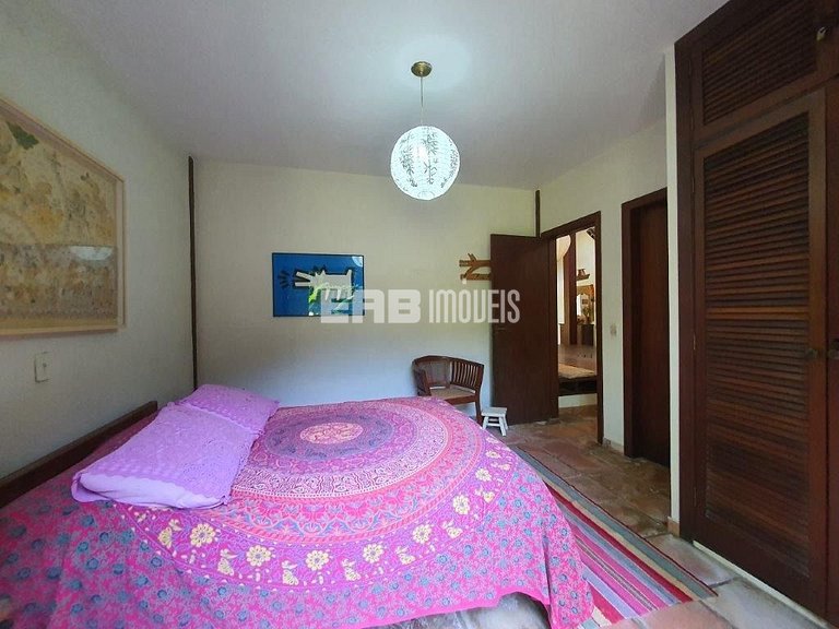 Casa com 5 suítes para locação na Praia de Itamambuca