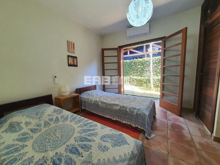 Casa com 5 suítes para locação na Praia de Itamambuca