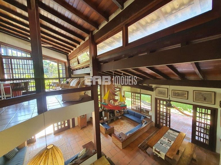 Casa com 5 suítes para locação na Praia de Itamambuca