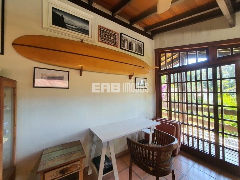 Casa com 5 suítes para locação na Praia de Itamambuca