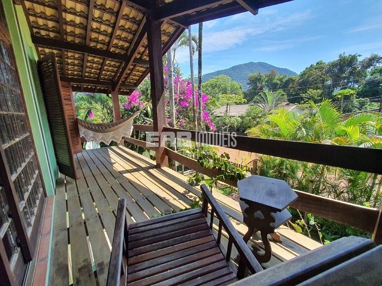 Casa com 5 suítes para locação na Praia de Itamambuca