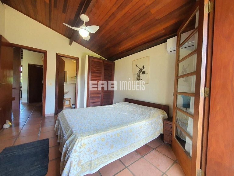 Casa com 5 suítes para locação na Praia de Itamambuca