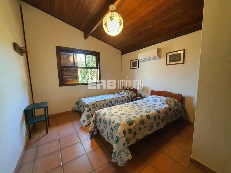 Casa com 5 suítes para locação na Praia de Itamambuca