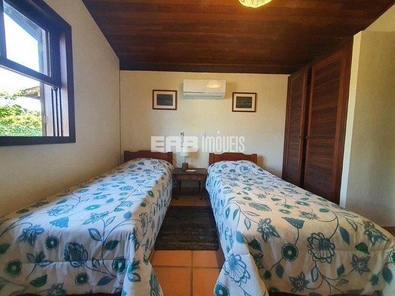 Casa com 5 suítes para locação na Praia de Itamambuca