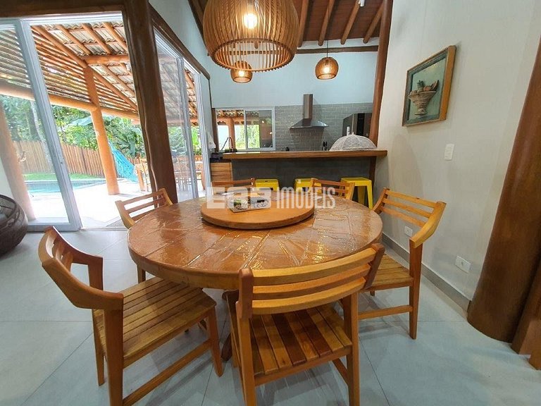 Casa com piscina aquecida, para temporada na Praia de Itamam