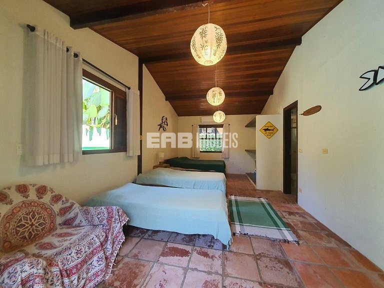 Casa com 5 suítes para locação na Praia de Itamambuca