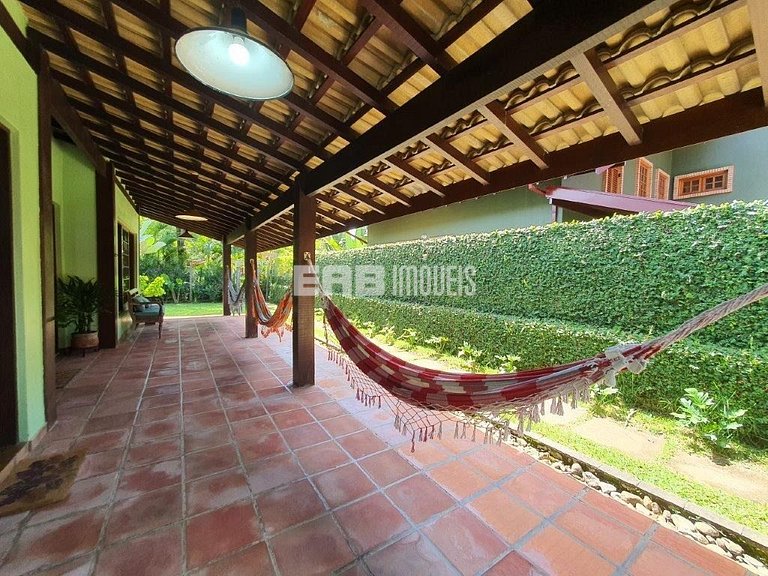 Casa com 5 suítes para locação na Praia de Itamambuca