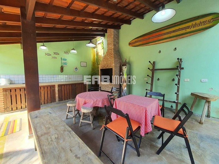 Casa com 5 suítes para locação na Praia de Itamambuca