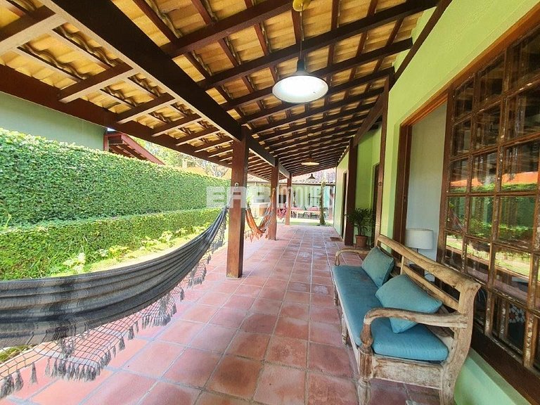 Casa com 5 suítes para locação na Praia de Itamambuca