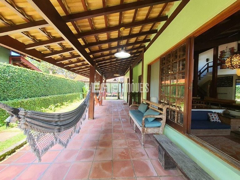 Casa com 5 suítes para locação na Praia de Itamambuca