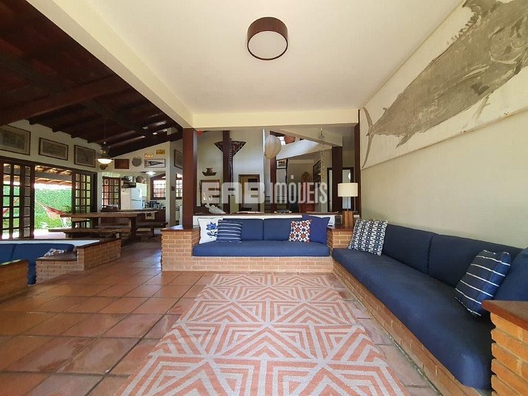 Casa com 5 suítes para locação na Praia de Itamambuca