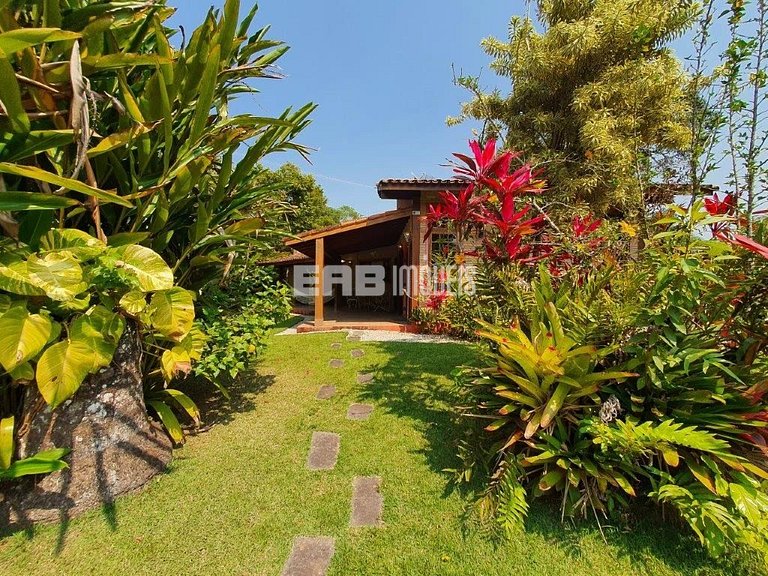 Casa com 3 dormitórios, a 40 metros da praia