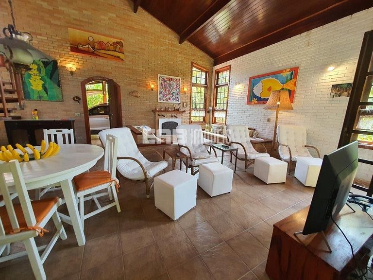 Casa com 3 dormitórios, a 40 metros da praia