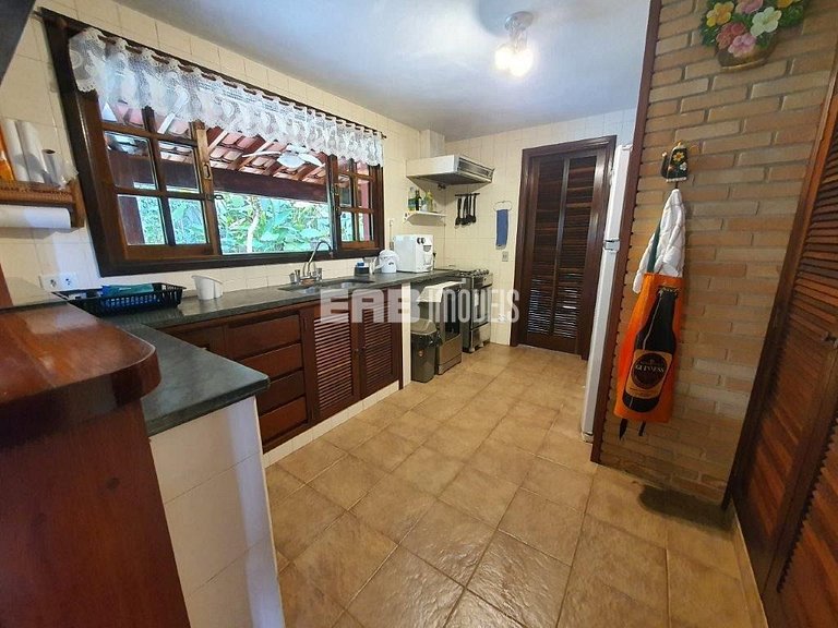 Casa com 3 dormitórios, a 40 metros da praia