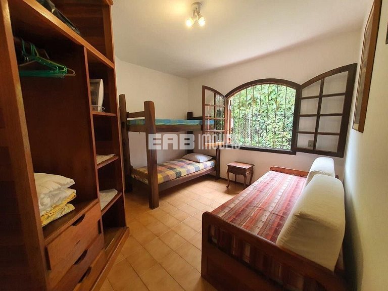 Casa com 3 dormitórios, a 40 metros da praia