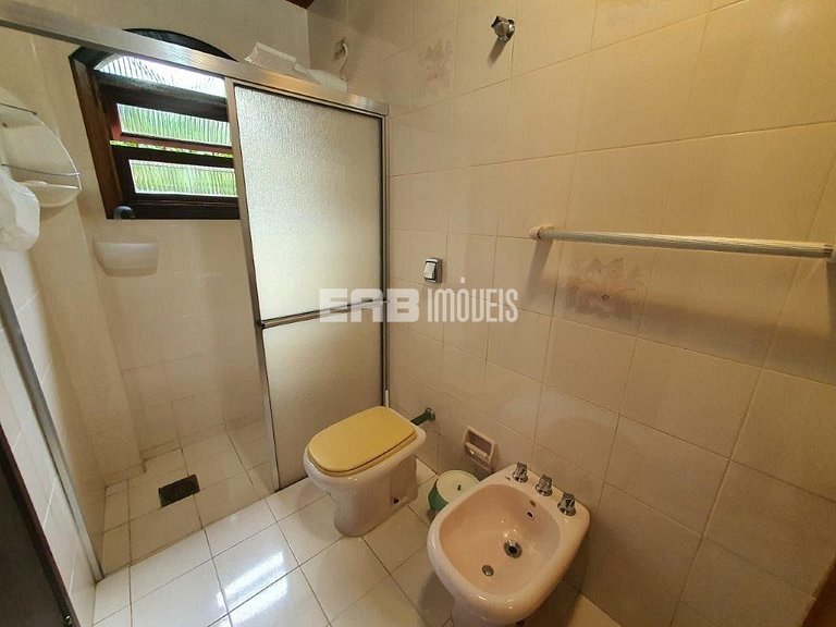 Casa com 3 dormitórios, a 40 metros da praia