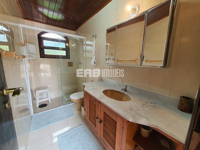 Casa com 3 dormitórios, a 40 metros da praia