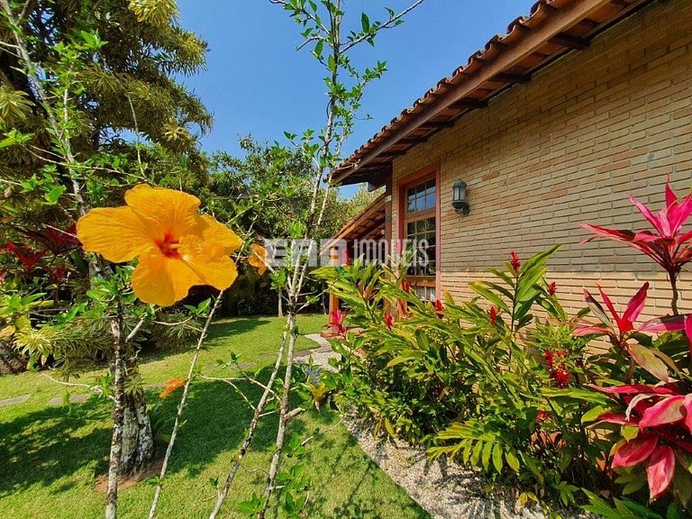 Casa com 3 dormitórios, a 40 metros da praia