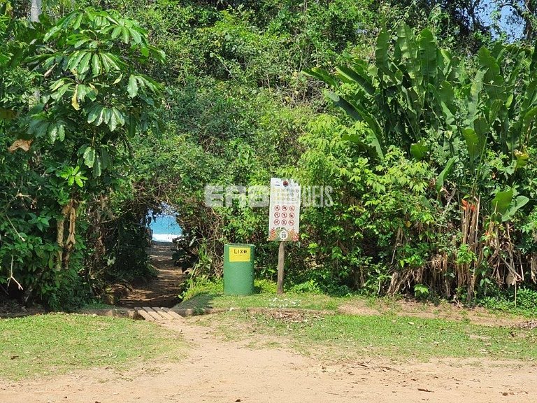 Casa com 3 dormitórios, a 40 metros da praia