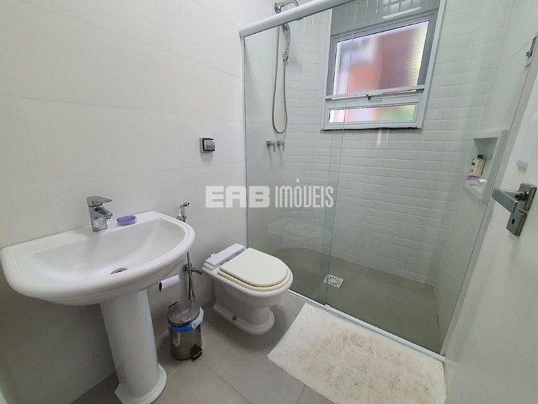 Casa integrada à natureza em Itamambuca