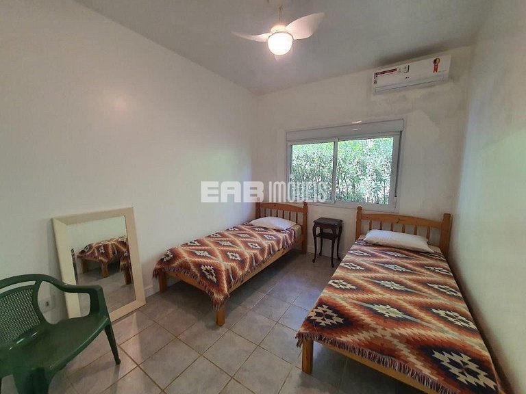 Casa integrada à natureza em Itamambuca