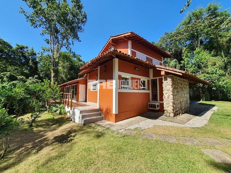 Casa integrada à natureza em Itamambuca