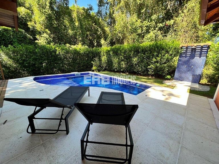 Casa integrada à natureza em Itamambuca