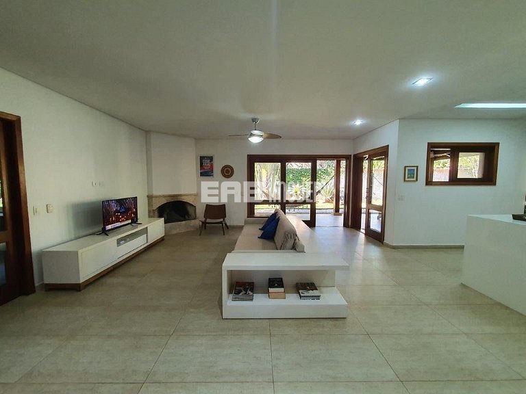 Segunda casa a partir da praia, para temporada em Itamambuca