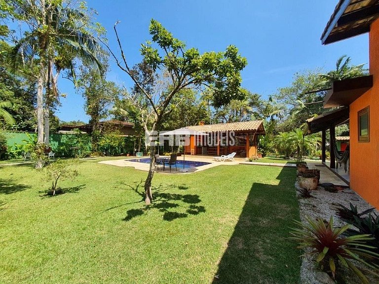 Casa com piscina, para 8 pessoas