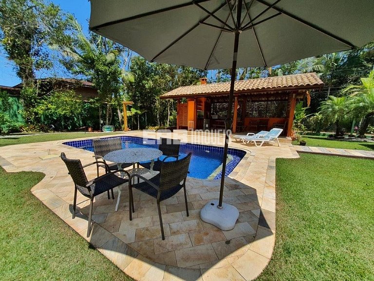 Casa com piscina, para 8 pessoas