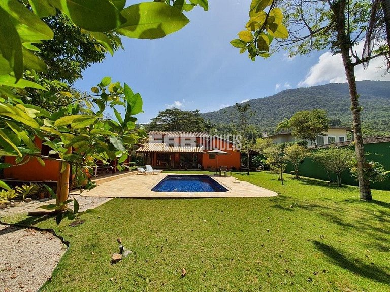 Casa com piscina, para 8 pessoas