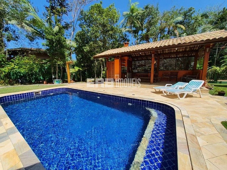 Casa com piscina, para 8 pessoas
