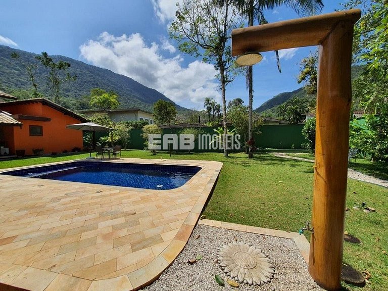 Casa com piscina, para 8 pessoas