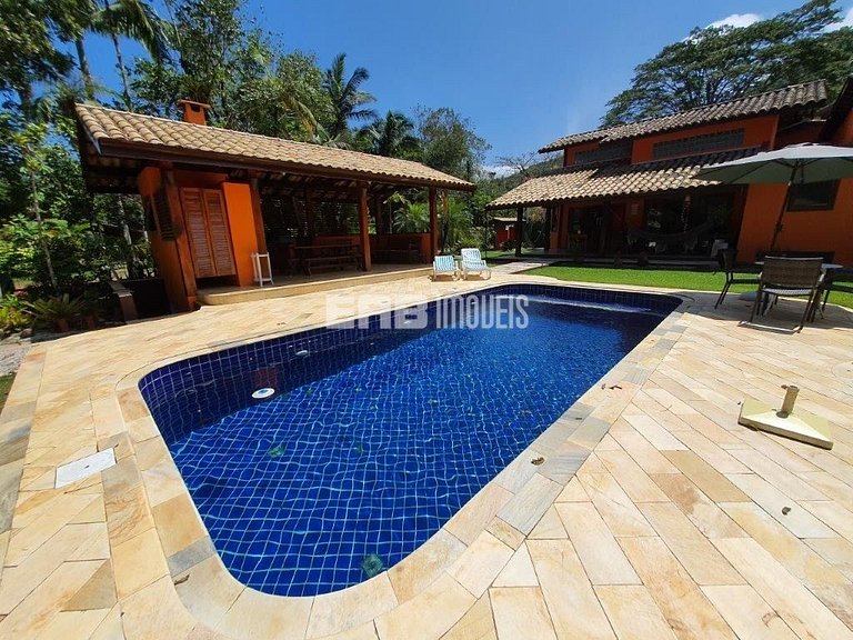 Casa com piscina, para 8 pessoas
