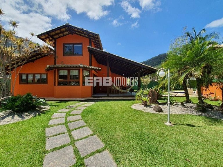 Casa com piscina, para 8 pessoas