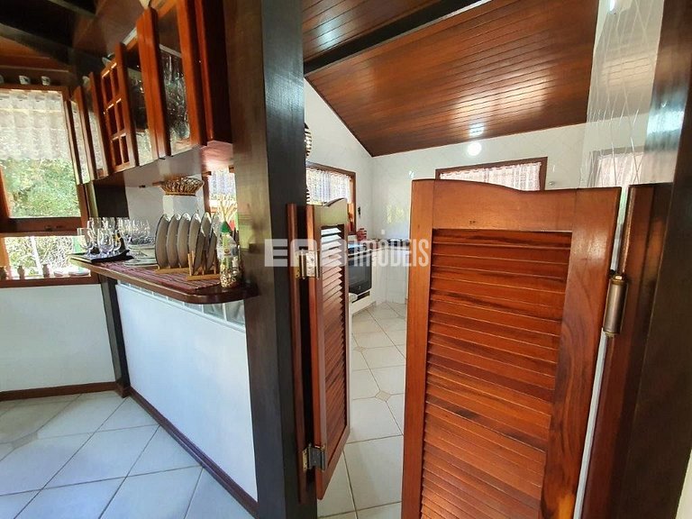 Casa com piscina, para 8 pessoas