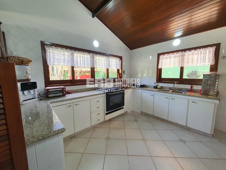 Casa com piscina, para 8 pessoas