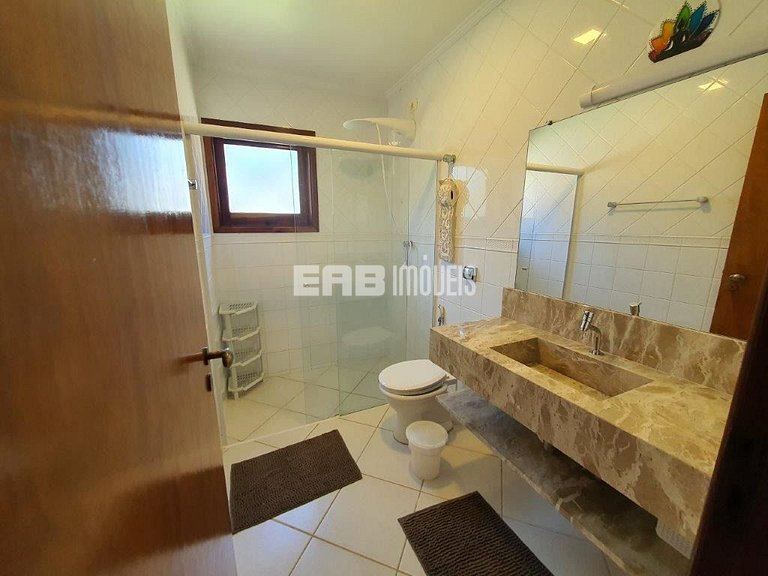 Casa com piscina, para 8 pessoas