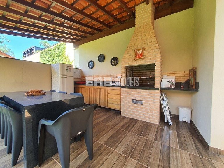 Casa com 3 dormitórios e churrasqueira na praia de Itamambuc