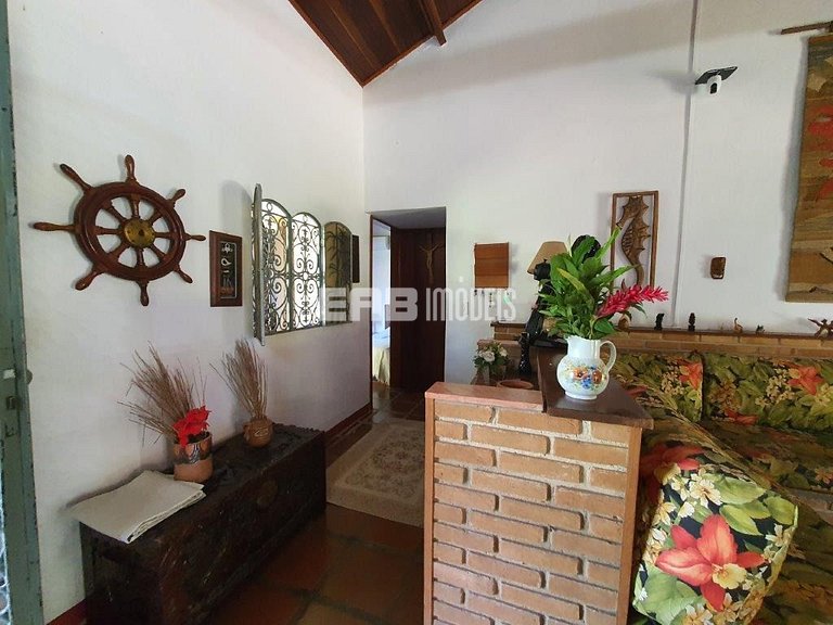 Casa com 3 dormitórios e churrasqueira na praia de Itamambuc