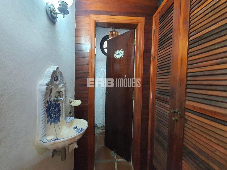 Casa com 3 dormitórios e churrasqueira na praia de Itamambuc